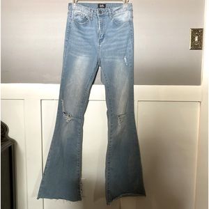 6 For $20 Junior size 5 Flare/bootcut distressed high rise Jeans.